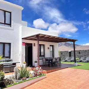 https://casa-panaderos-3-bedroom-villa.in-canary-islands.com